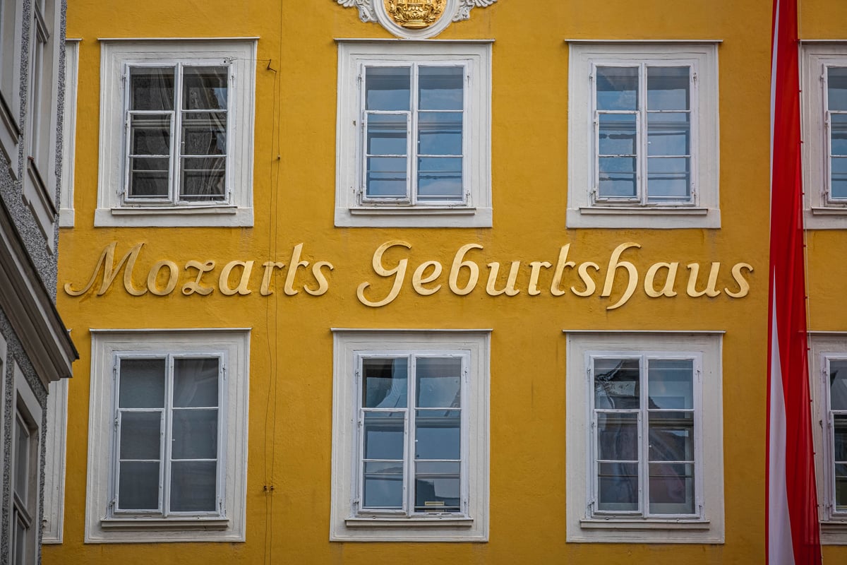The facade of Mozart’s Birthplace on the Getreidegasse, where Nannerl also grew up